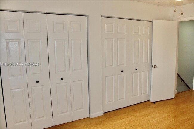 Building Photo - 2079 W 54th Terrace