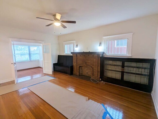 Building Photo - 1421 Kellam Ave