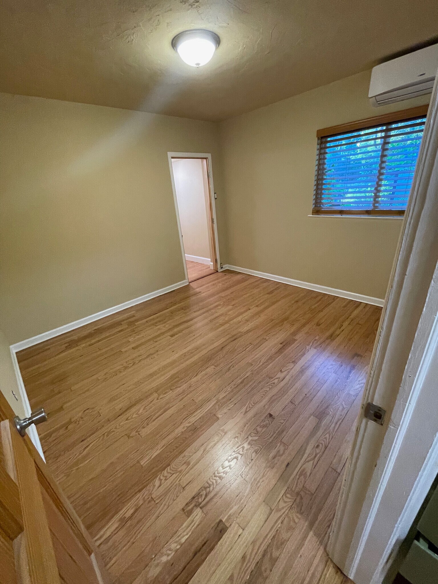 Building Photo - 1991 Glen Garry Dr