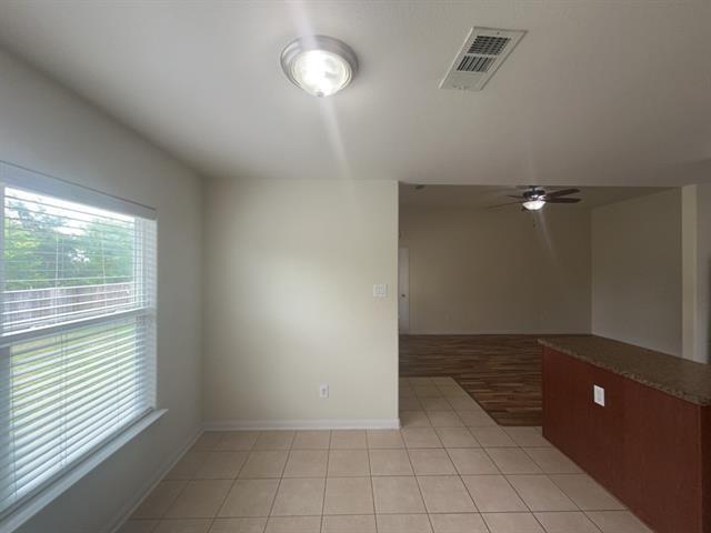 Building Photo - 10009 Iron Ridge Dr