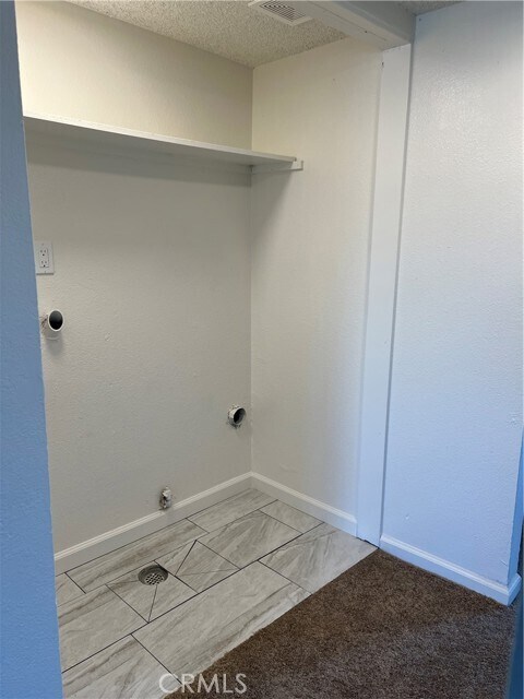 Building Photo - 454 E Ave Q3