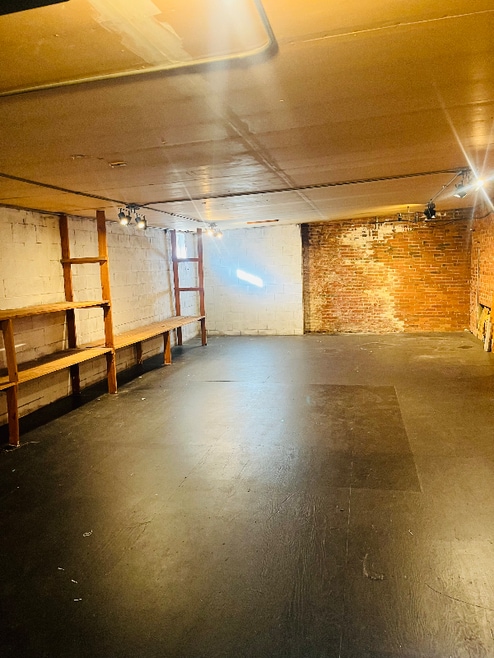 Building Photo - 124 S 2nd St