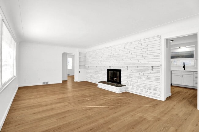 Building Photo - 3BD | 2BTH - NEWLY RENOVATED - WEST BLOOMFIELD, MI (3 MONTH SPECIAL)