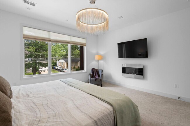 Building Photo - 5 Bed 4.5 Bath - Bethesda Contemporary Home