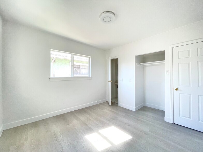 Building Photo - 4107 Redding St