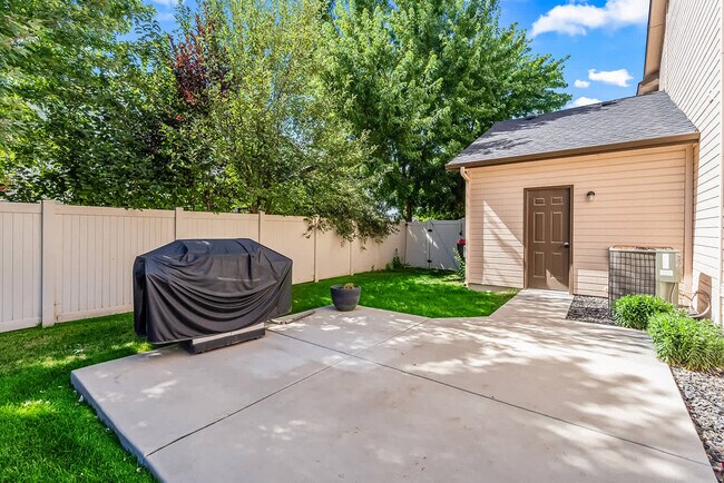 Building Photo - 4061 E Arch Dr