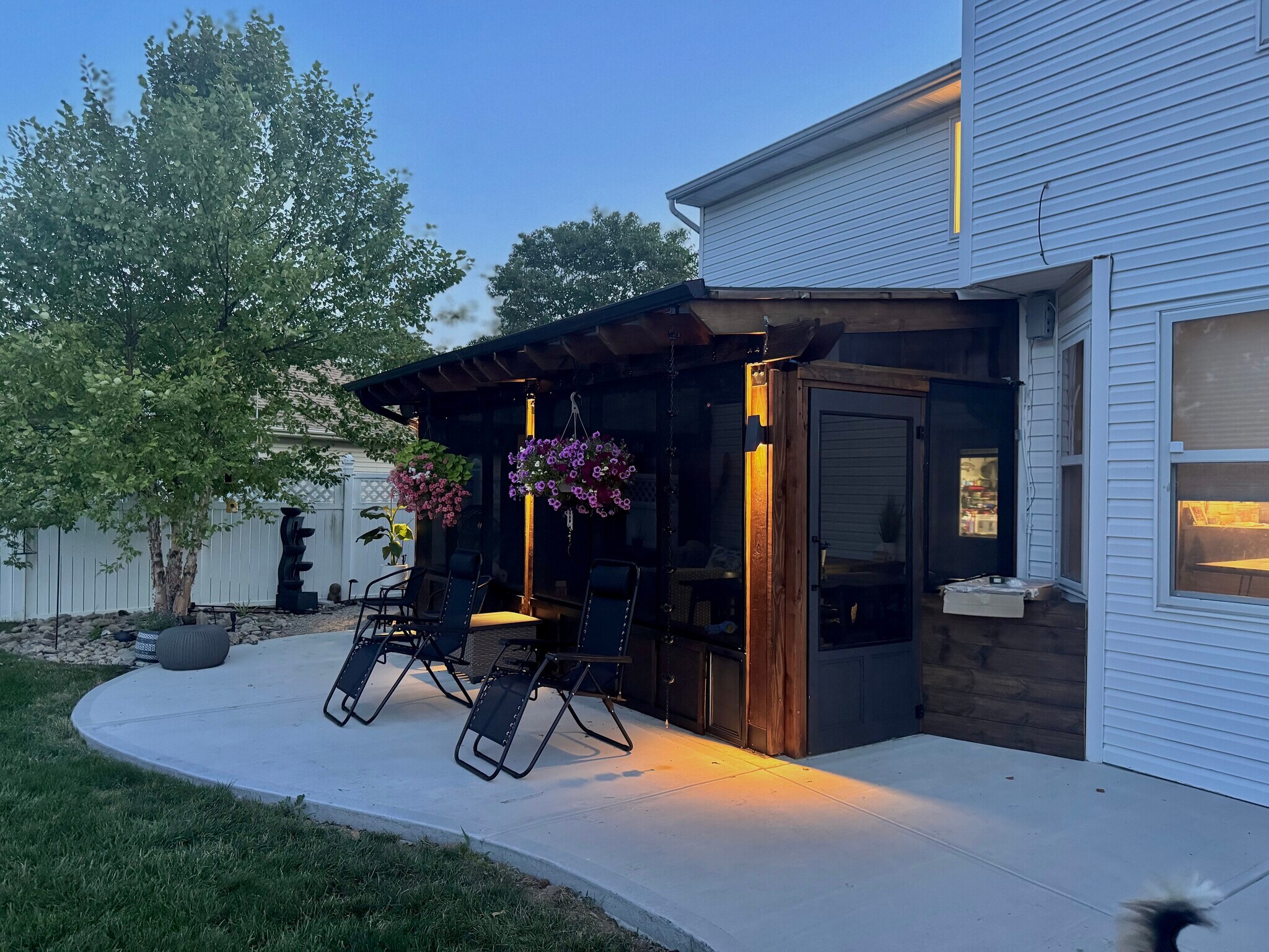 Building Photo - 2264 Ferndown Dr