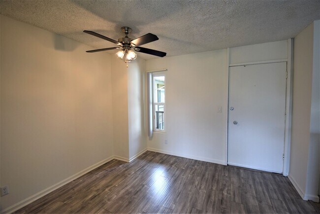 Building Photo - 7350 Kester Ave