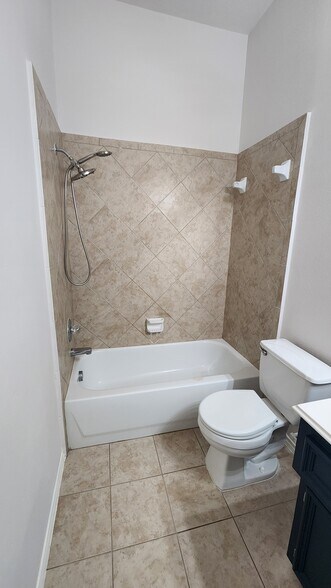 Building Photo - 6811 Independence Blvd