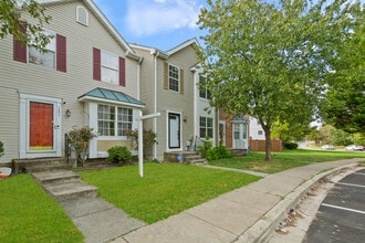 Building Photo - 207 Langdon Farm Cir