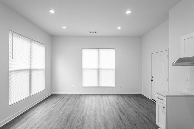 Building Photo - 223 S Park St