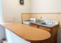 Building Photo - 3233 Whitfield Ave