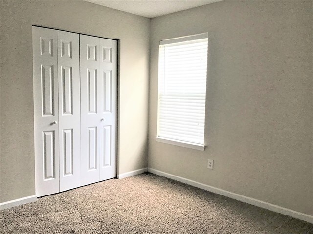 Building Photo - 411 Revis Creek Ct