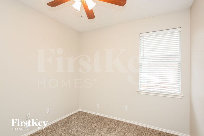 Building Photo - 500 Blueberry Hill Ln