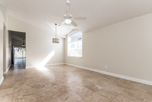 Building Photo - 2504 River Ridge Dr