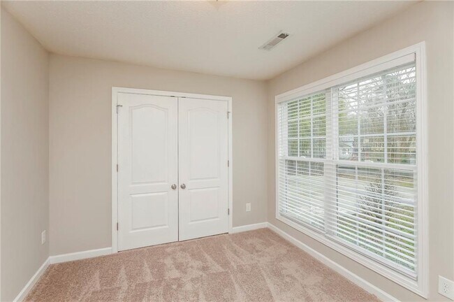 Building Photo - 3300 Westview Cove