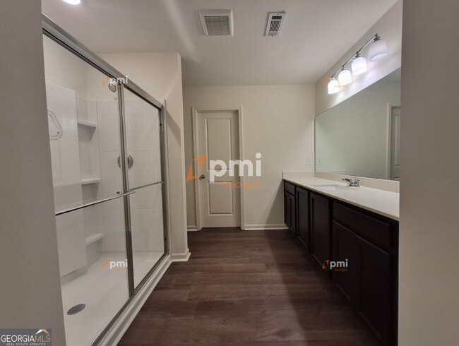 Building Photo - 1081 Cold Water Dr