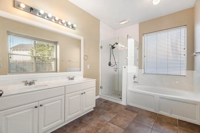 Building Photo - 6185 Galloway Ln