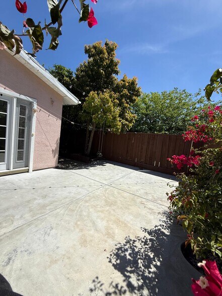 Building Photo - 35777 Orleans Dr