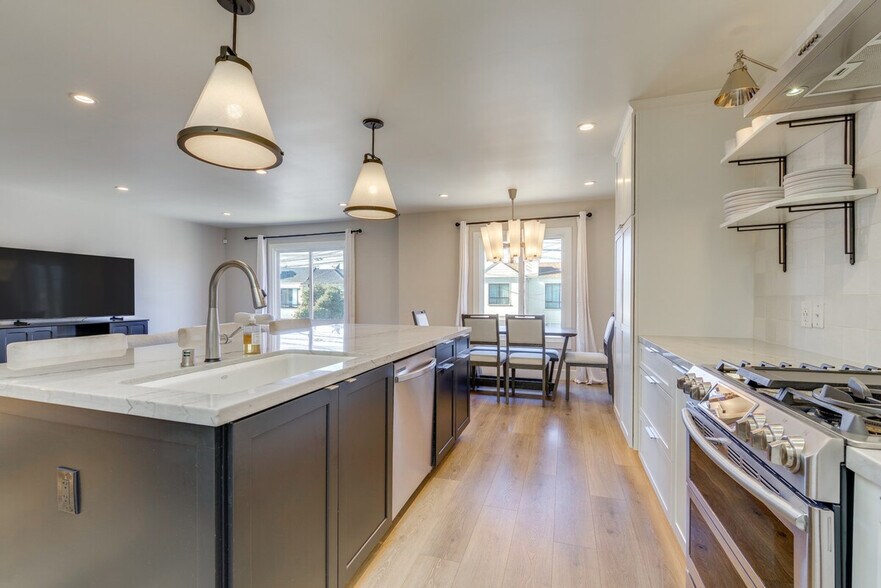 Building Photo - 1770 48th Ave