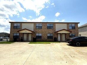 Building Photo - 3408 Zephyr Rd