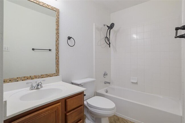 Building Photo - 13237 Coomes Dr