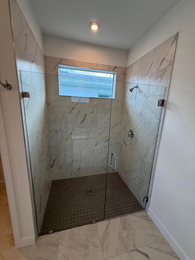 Building Photo - 13509 SW Bally Dr