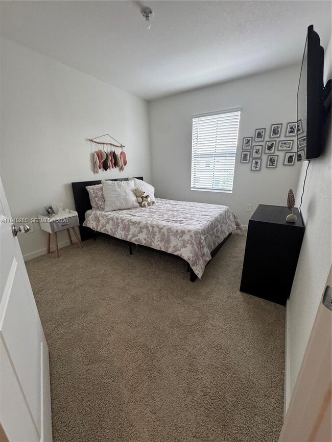 Building Photo - 466 NE 5th St