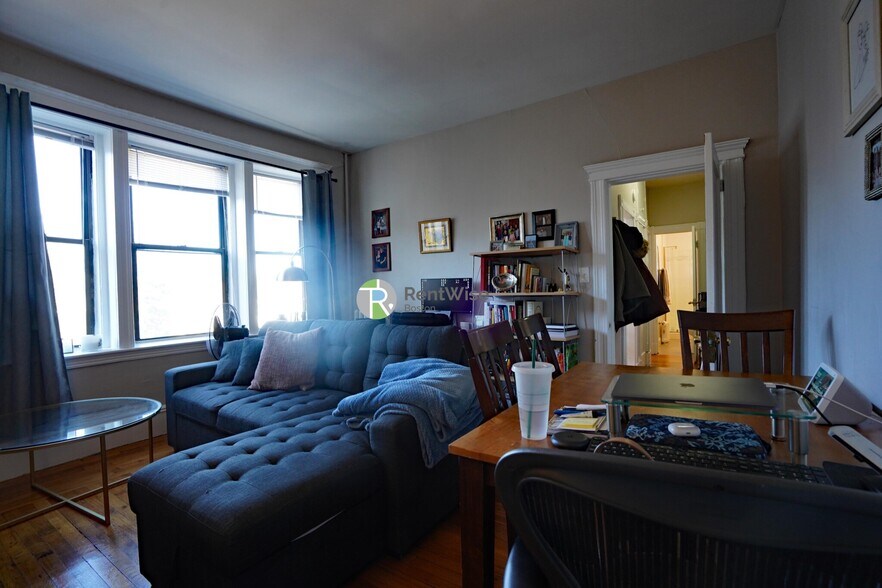 Building Photo - 56 Gardner St