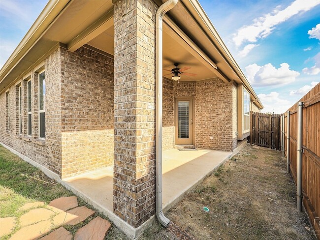 Building Photo - 11605 Champion Creek Dr