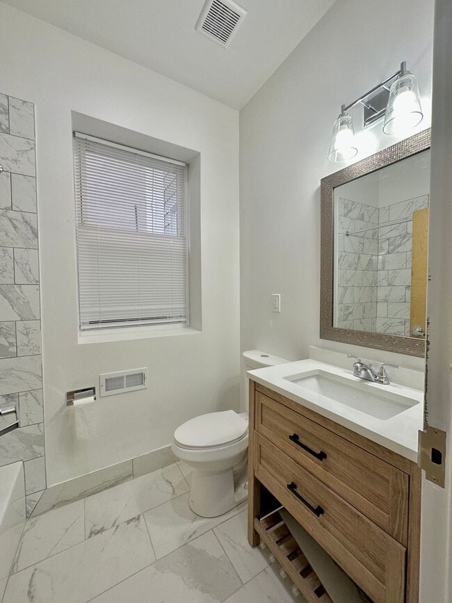 Building Photo - 1721 Mifflin St