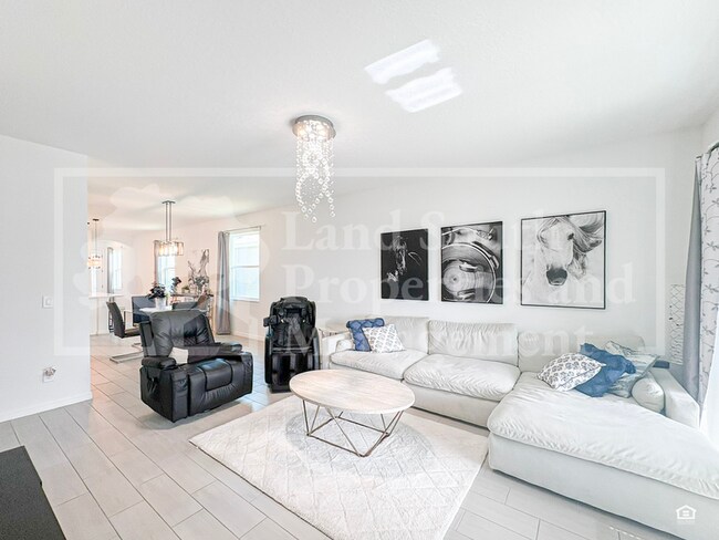 Building Photo - 6720 Great Bear Dr