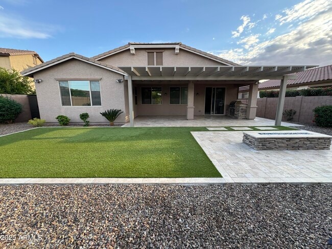 Building Photo - 712 W San Carlos Way