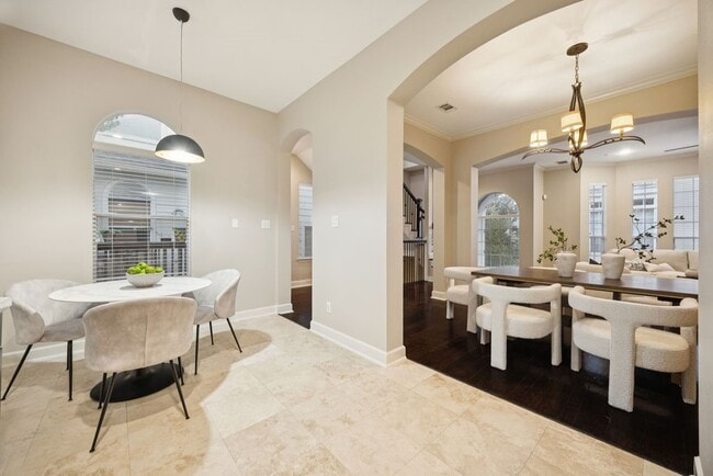 Building Photo - 5407 Lillian St