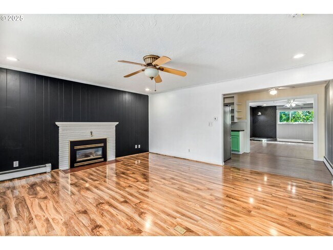 Building Photo - Classic Hillsboro Home with Two Spacious B...