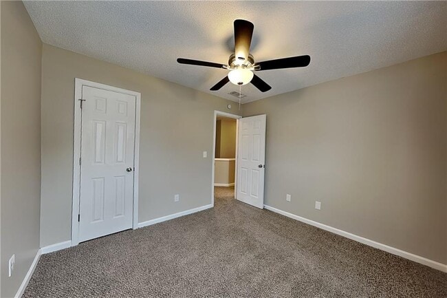 Building Photo - 241 Creel Chase NW