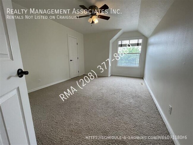Building Photo - 4336 N Chatterton Ave