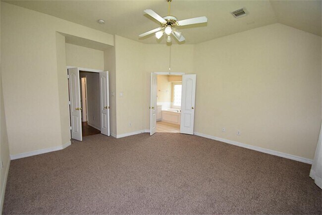 Building Photo - 12106 Laguna Pointe Ln