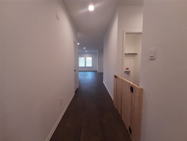 Building Photo - 20150 Zwolle Dr