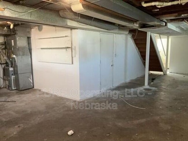 Building Photo - 3107 S 44th St