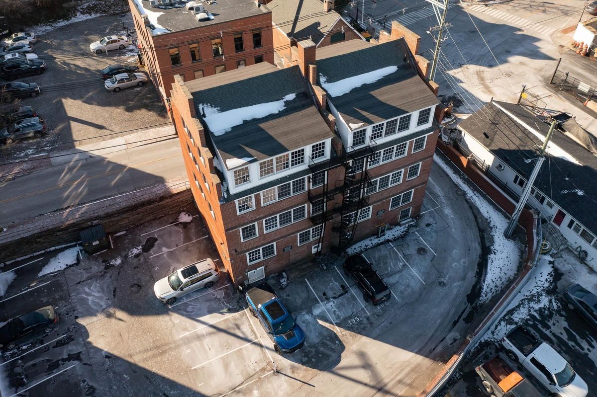 Building Photo - 205 Market, 5