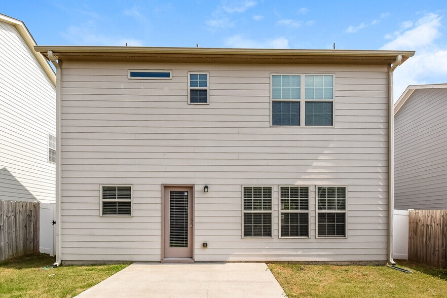Building Photo - 23 Wesley Drew Ln