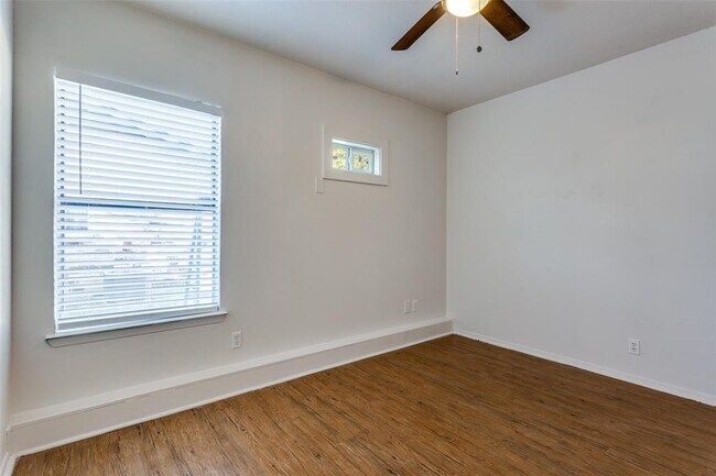 Building Photo - 2214 Winchester Dr