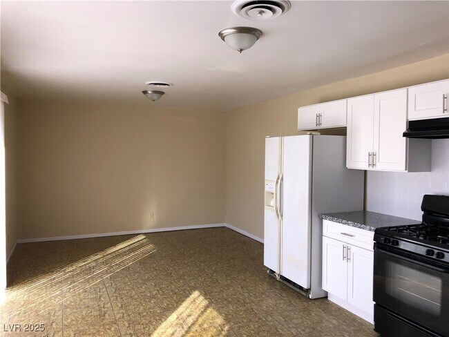 Building Photo - 4729 Cinderella Ln