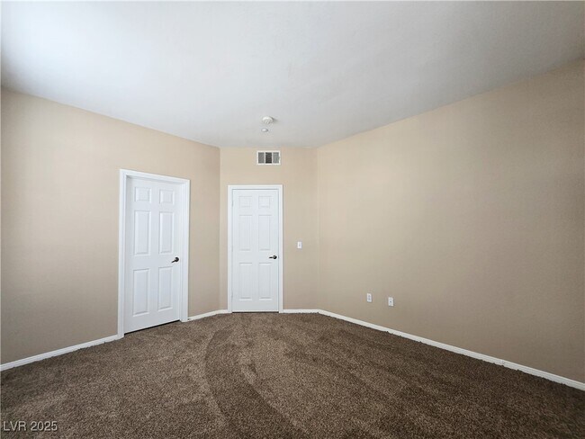 Building Photo - 5855 Valley Dr