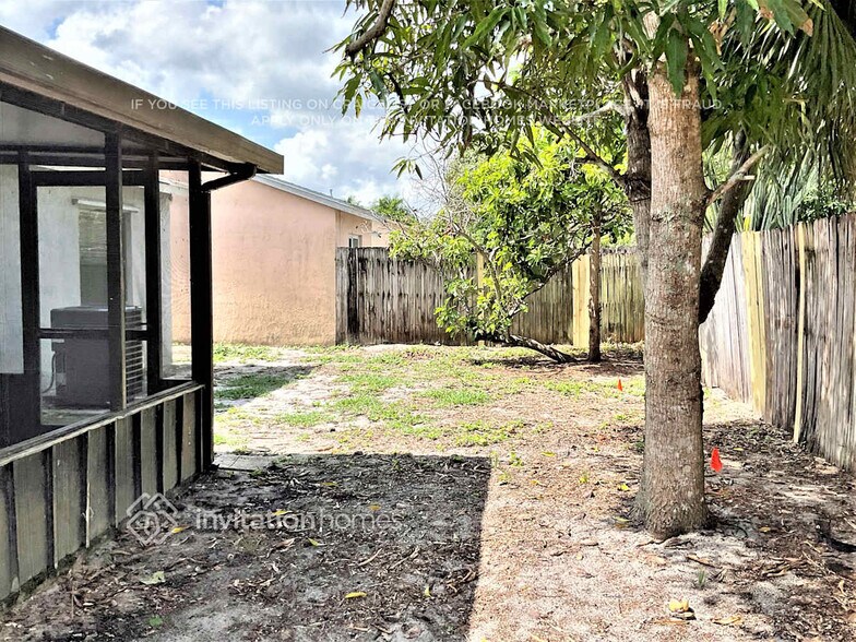 Building Photo - 5926 Ithaca Cir W