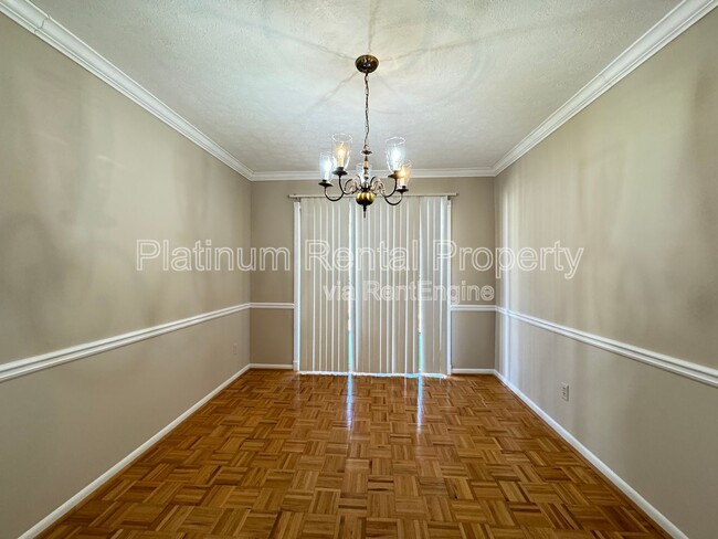Building Photo - 3825 Lavista Rd