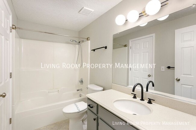 Building Photo - 12233 SE River Rd