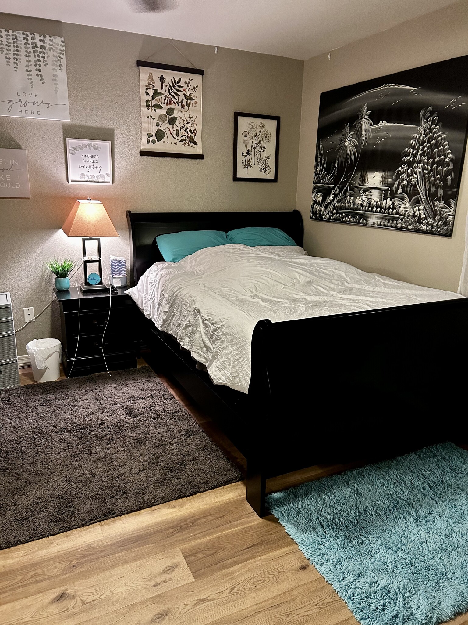 Building Photo - 1385 W University Ave