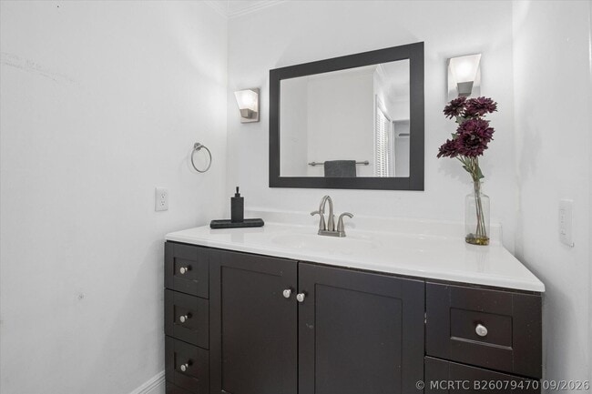 Building Photo - 6287 Bay Club Dr